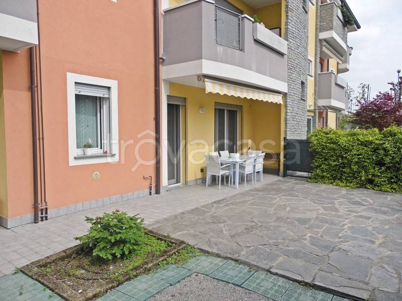 Appartamento in vendita a Rescaldina via Roma, 11