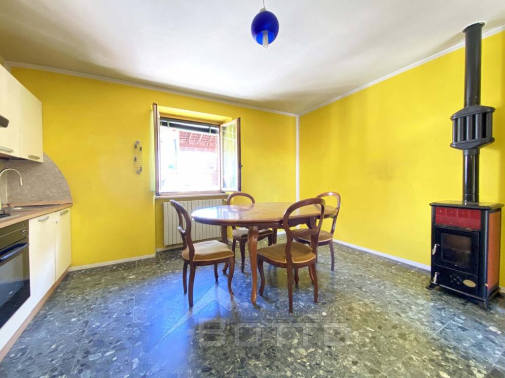 Casa Indipendente in vendita a Gattinara via 20 Giugno 9 b