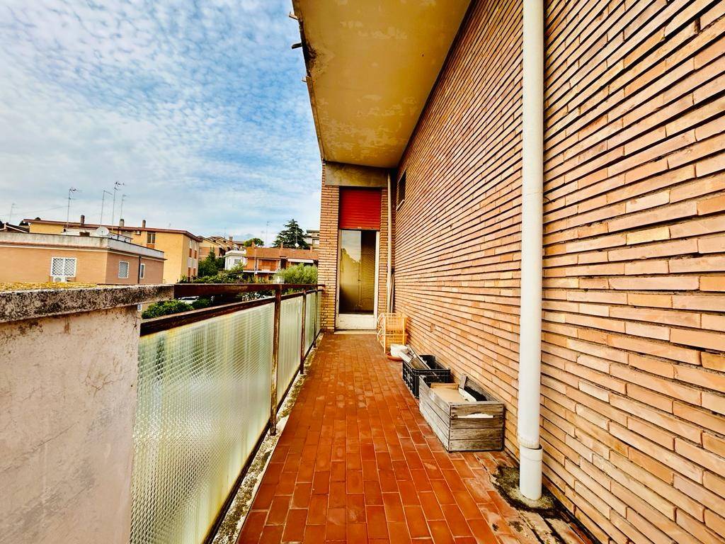 Appartamento in vendita a Roma via Pianoro, 44