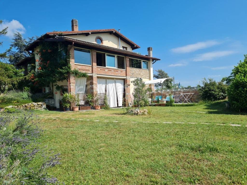 Villa in vendita a Montecalvo Versiggia località Casone, 1