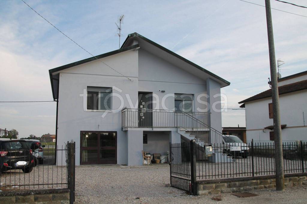 Villa in in vendita da privato a Ferrara via Ponte Rigo, 133
