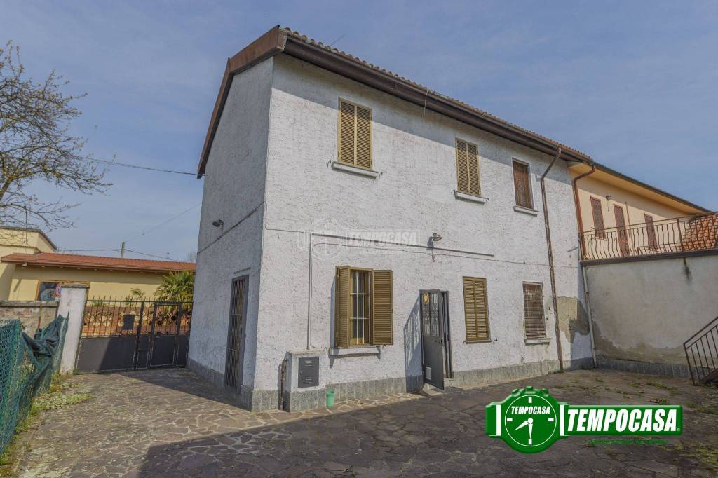 Casa Indipendente in vendita a Gaggiano via Nazario Sauro