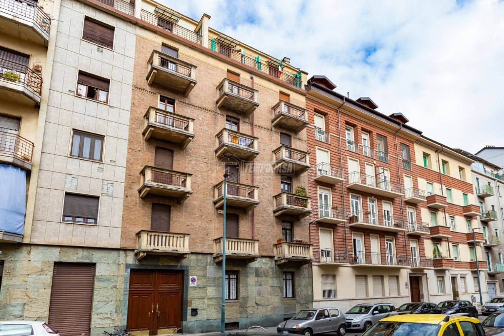Appartamento in vendita a Torino via Crevacuore 12