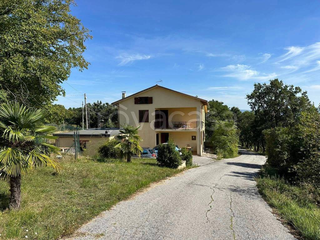 Villa in vendita a Gualdo Tadino località Morano Osteria, 13
