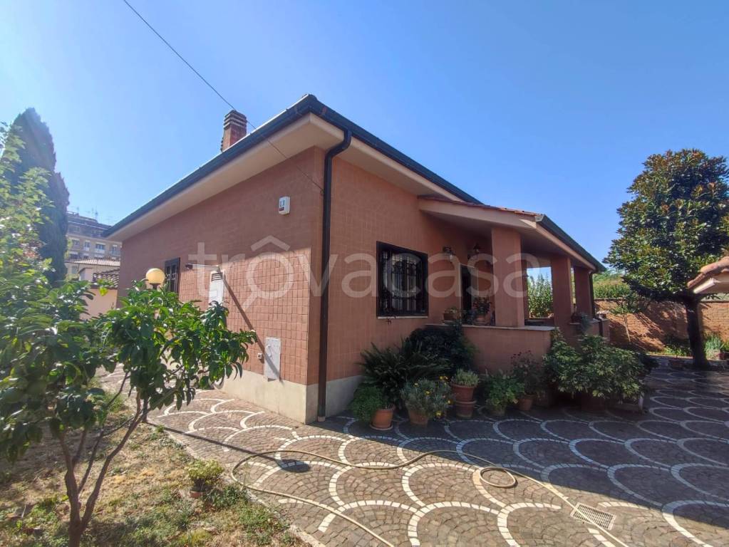 Villa in vendita a Ciampino via Enrico Toti, 45