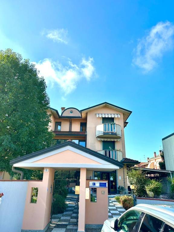 Appartamento in vendita a Lainate via Pompeo Litta, 66