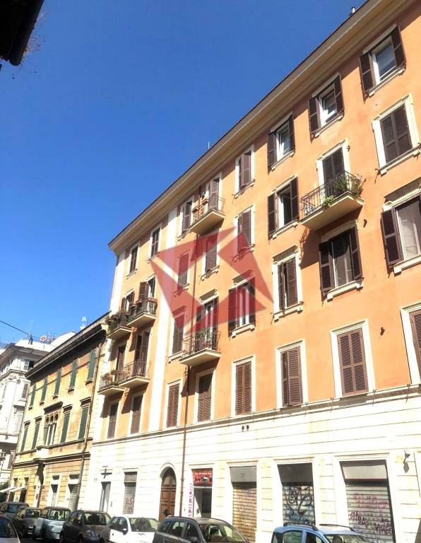 Appartamento in vendita a Roma via dei Santi Quattro