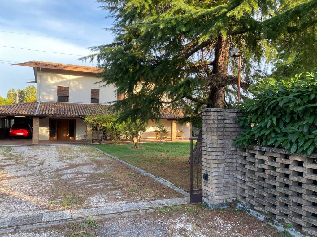 Villa in vendita a Quarto d'Altino via Roma
