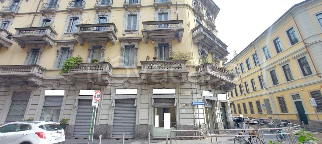 Negozio in vendita a Milano via Ariberto, 19