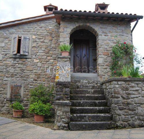 Villa a Schiera in vendita a Ortignano Raggiolo strada Senza Nome