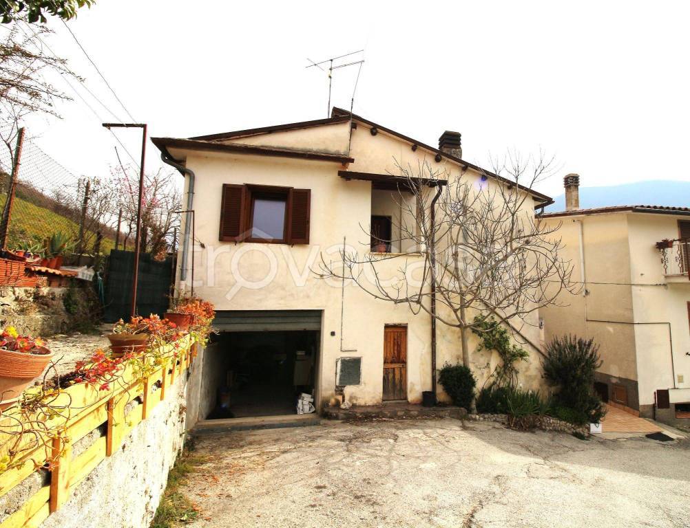 Appartamento in in vendita da privato a Castel Sant'Angelo via Paterno, 10