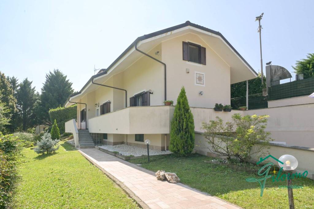 Villa in vendita a Pecetto Torinese via Circonvallazione