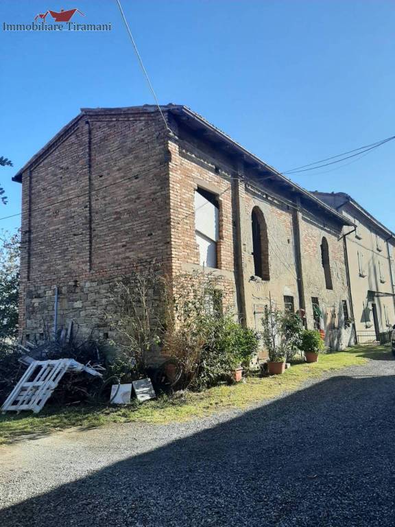 Casa Indipendente in vendita a Lugagnano Val d'Arda lugagnano