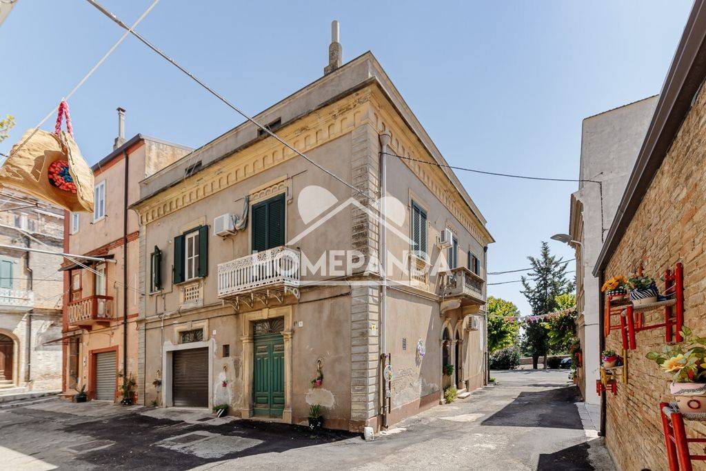 Villa in vendita a Serracapriola via Cavalier de Luca, 70