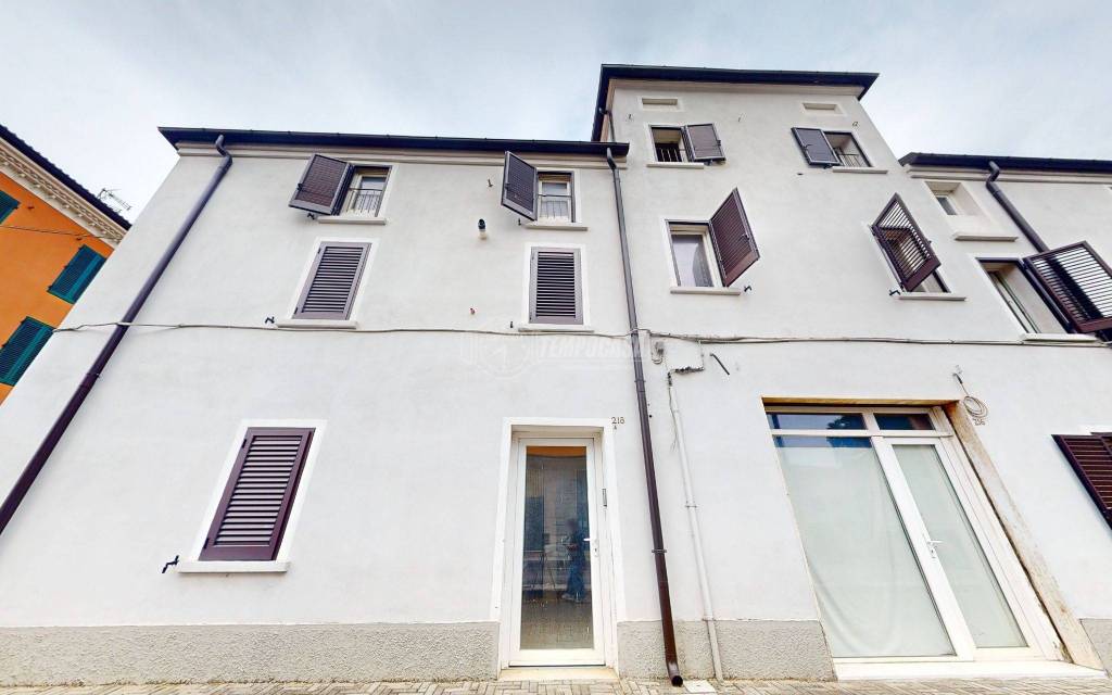 Appartamento in vendita a Terre del Reno corso Italia, Mirabello 218