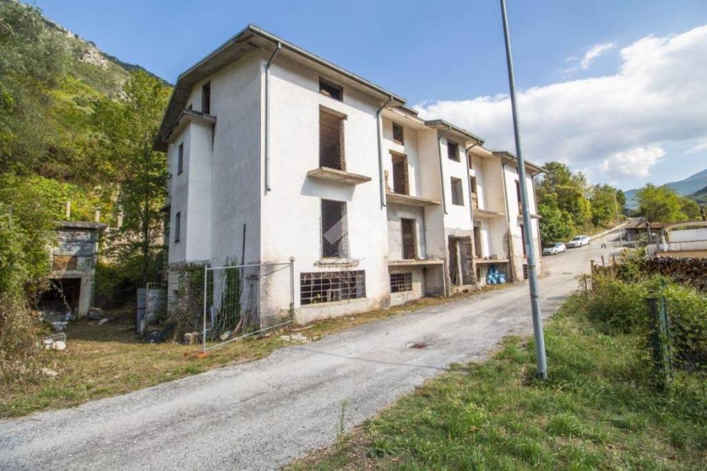 Casa Indipendente in vendita ad Antrodoco via Monte Nuria, 21