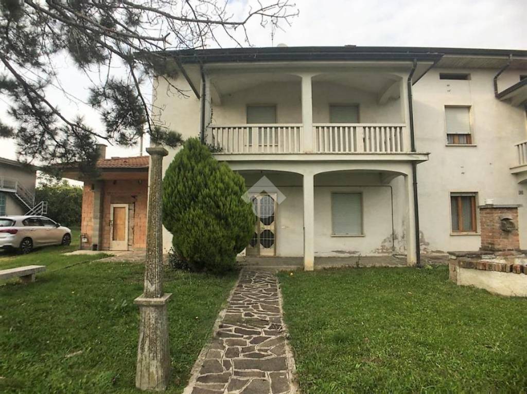 Villa Bifamiliare in vendita a Villimpenta via Madonnina