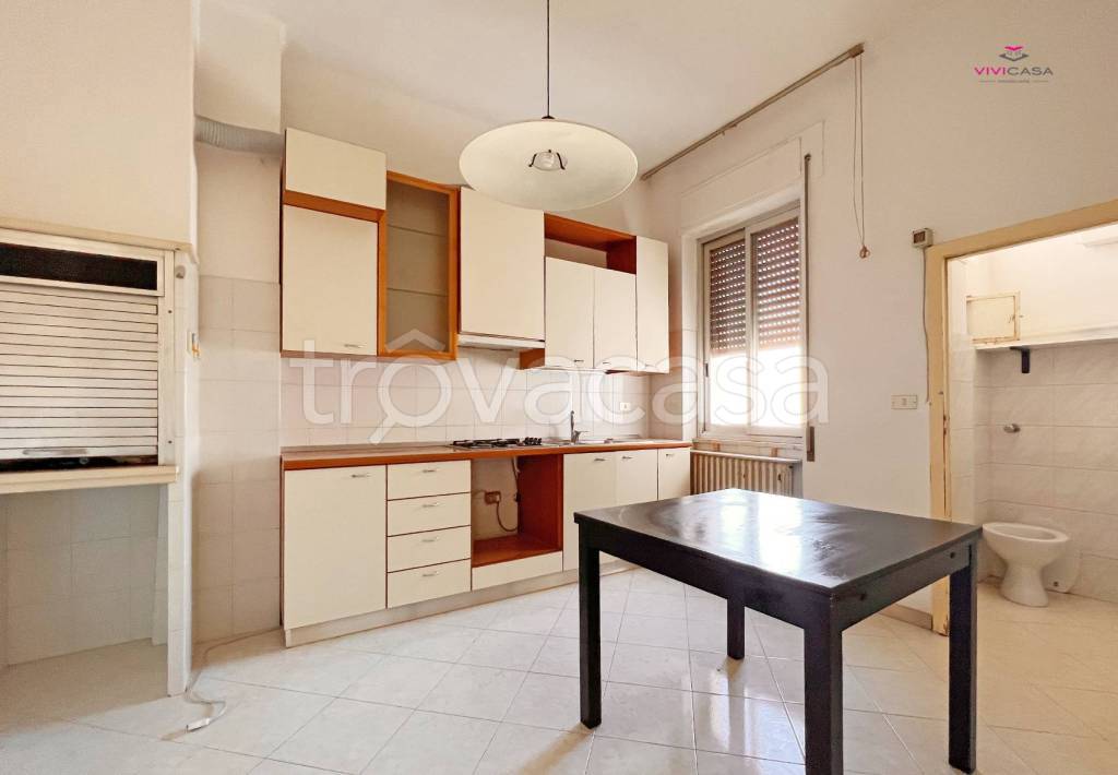 Appartamento in vendita a Castellana Grotte via Vincenzo Leuzzi, 44