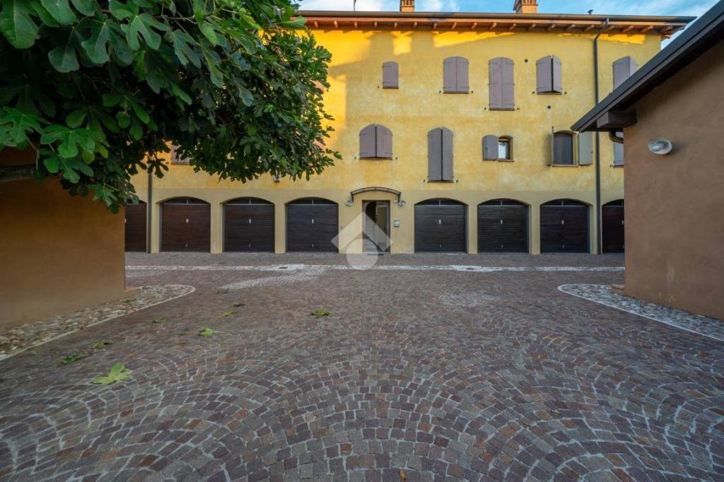 Appartamento in vendita a Reggio nell'Emilia via Dante Freddi, 324