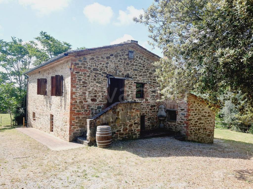 Casale in vendita a Monte San Savino