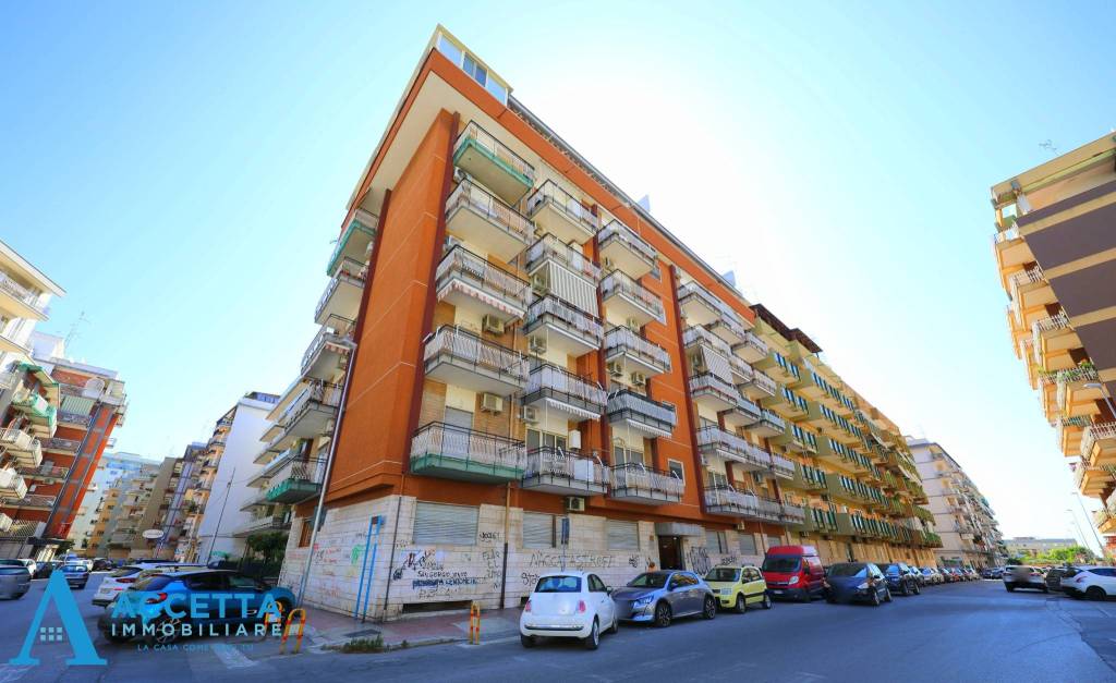 Appartamento in vendita a Taranto via Emilia, 113