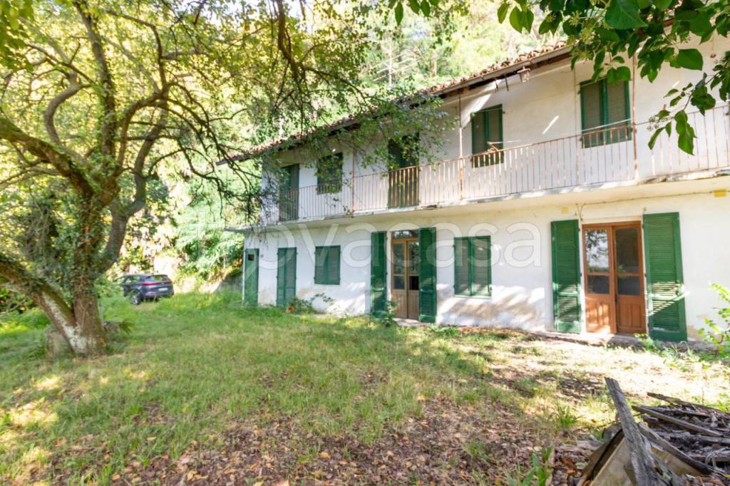 Casa Indipendente in vendita a Castellamonte via Carlo Botta, 55