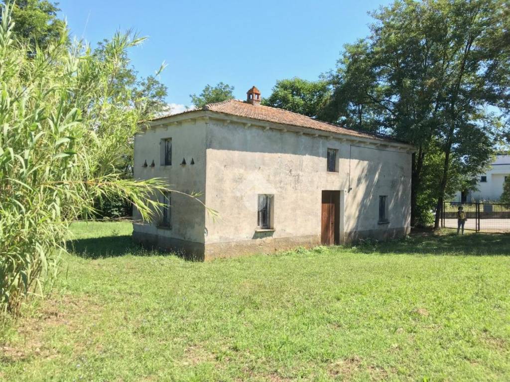 Casa Indipendente in vendita a Rocca d'Evandro via demanio vandra ovest