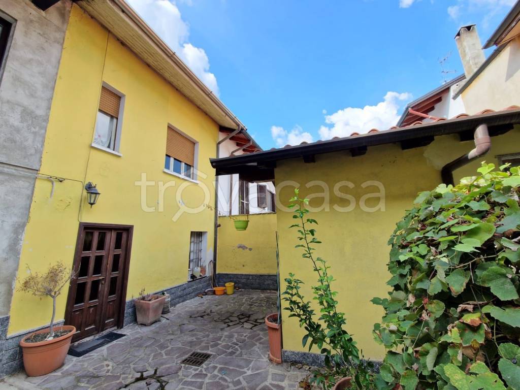 Villa in vendita a Samarate via Cascina Costa, 10