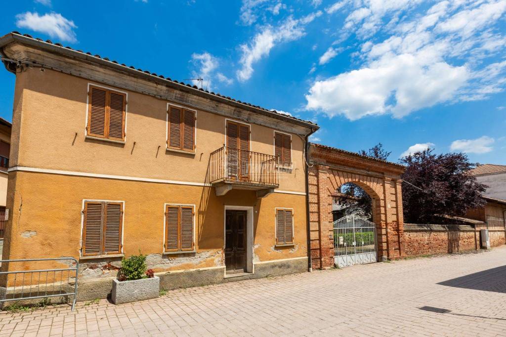 Casale in vendita a Pralormo via Torino 12