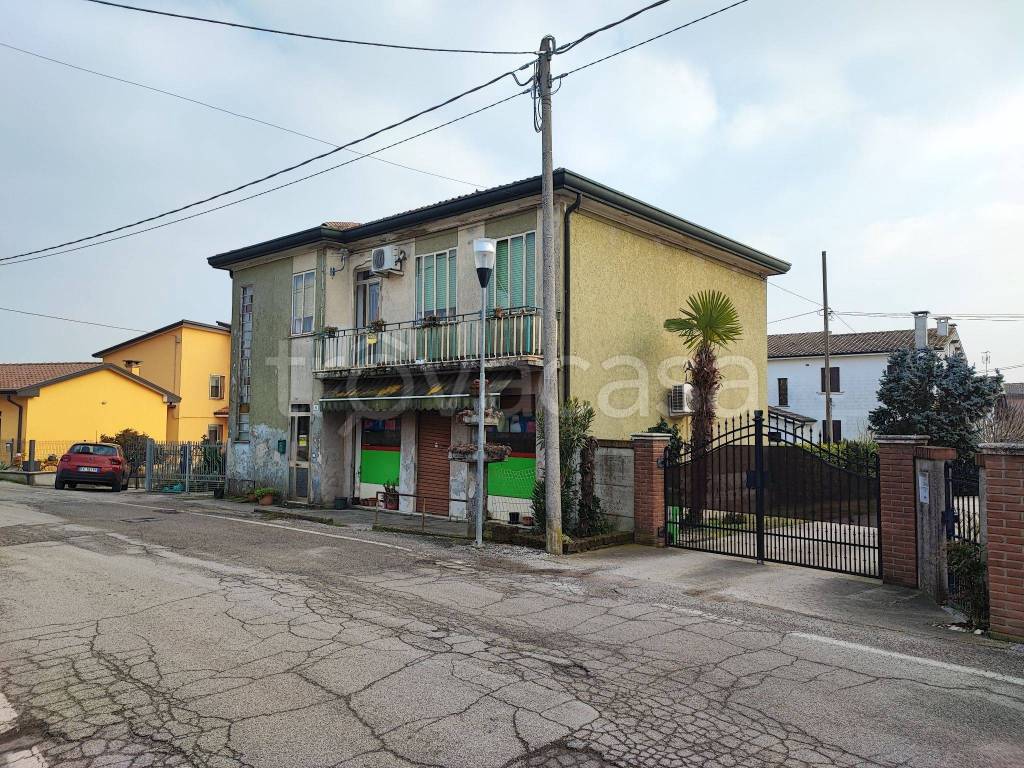 Villa in in vendita da privato a Ceregnano via Don Giovanni Minzoni, 50
