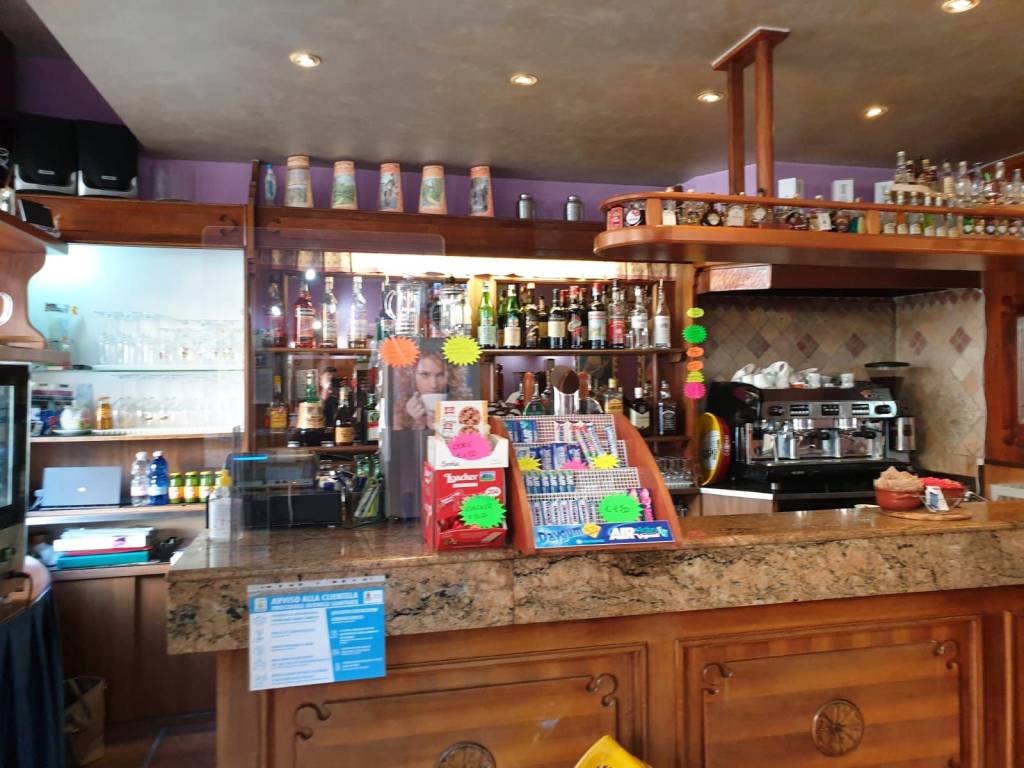 Bar in vendita a Zogno piazza Italia, 12