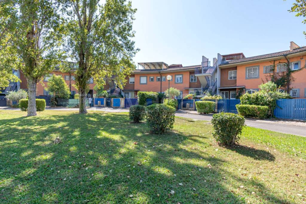 Appartamento in vendita a Roma largo Trasibulo di Stiria