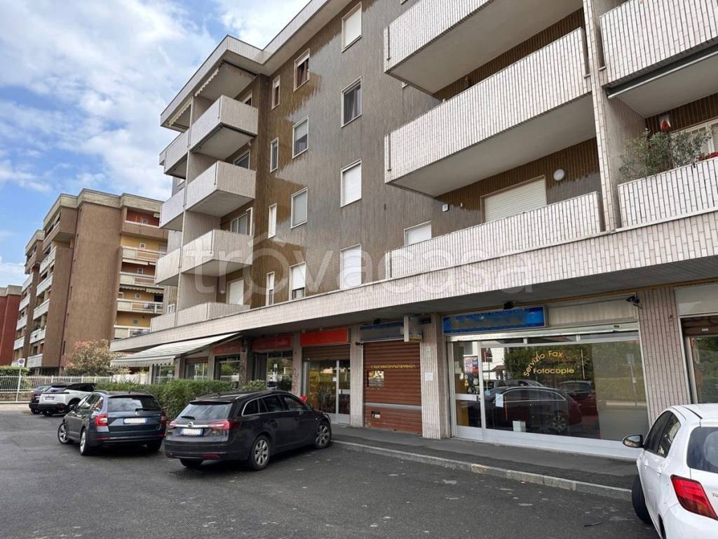 Negozio in vendita a Novate Milanese via Cavour, 32