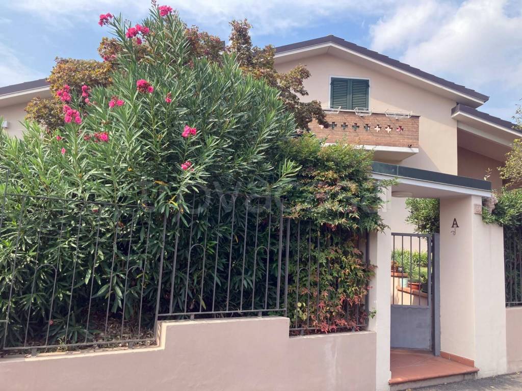 Villa in vendita a Casalpusterlengo via Renato Cartesio, 44