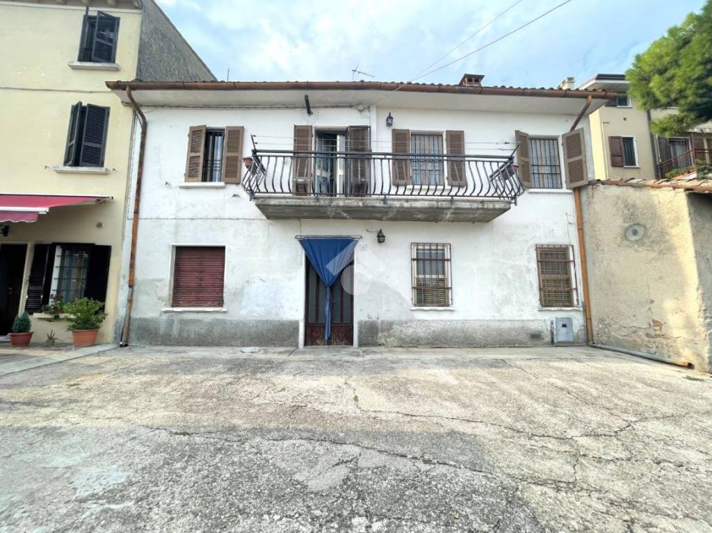 Appartamento in vendita a Volta Mantovana via bonomi, 31