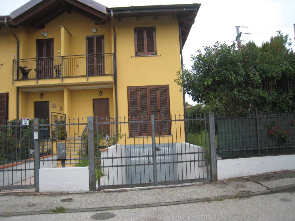 Villa a Schiera in vendita a Zerbolò via Altino, 2