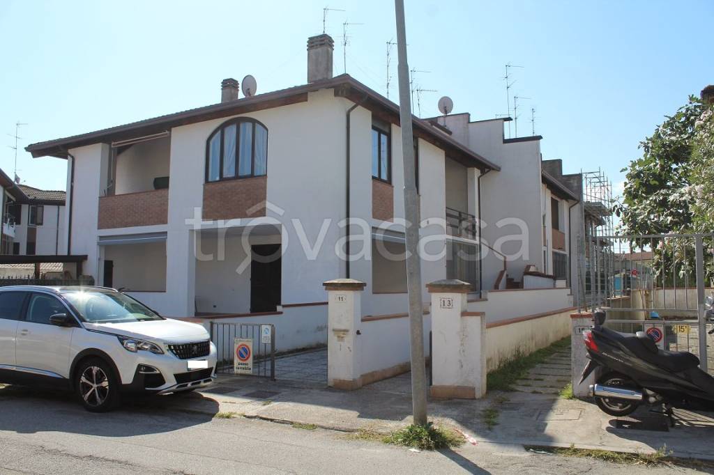Villa a Schiera in vendita a Comacchio via Modena, 11