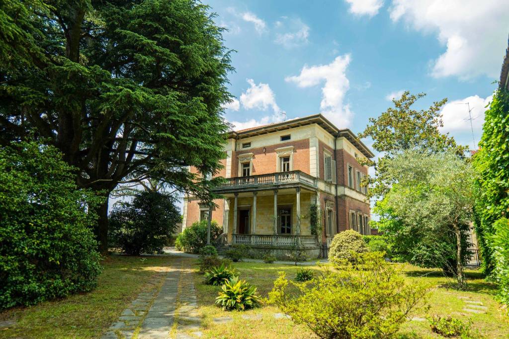 Villa in vendita a Busto Arsizio via Vincenzo Monti, 4