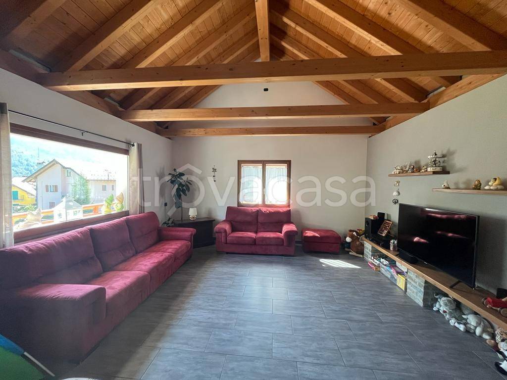 Villa in vendita a Druogno via Sasseglio, 5