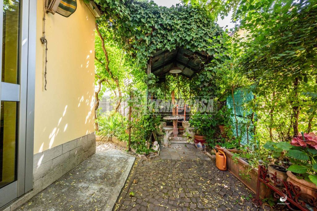 Appartamento in vendita a Modena via Stufler