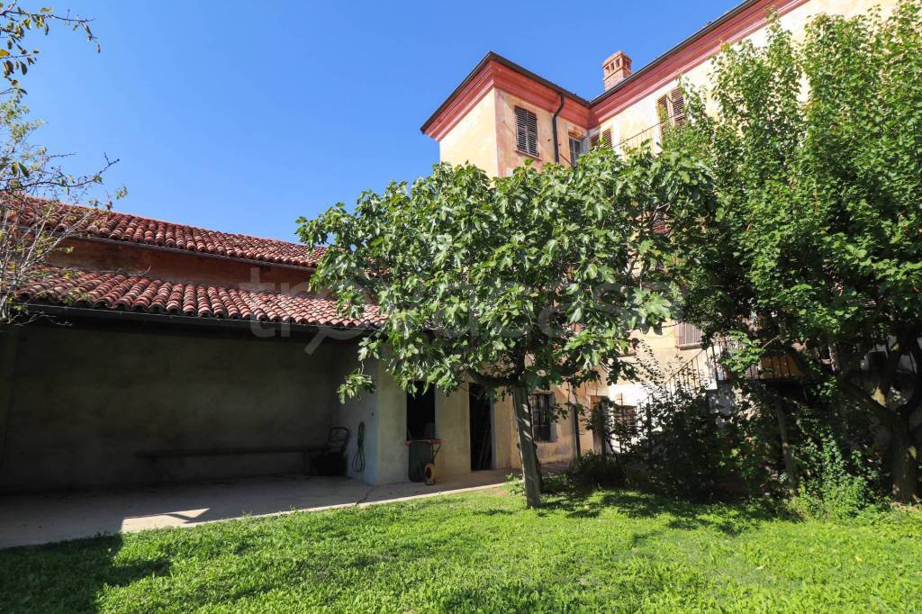 Casa Indipendente in vendita a Cherasco frazione San Bartolomeo, 100