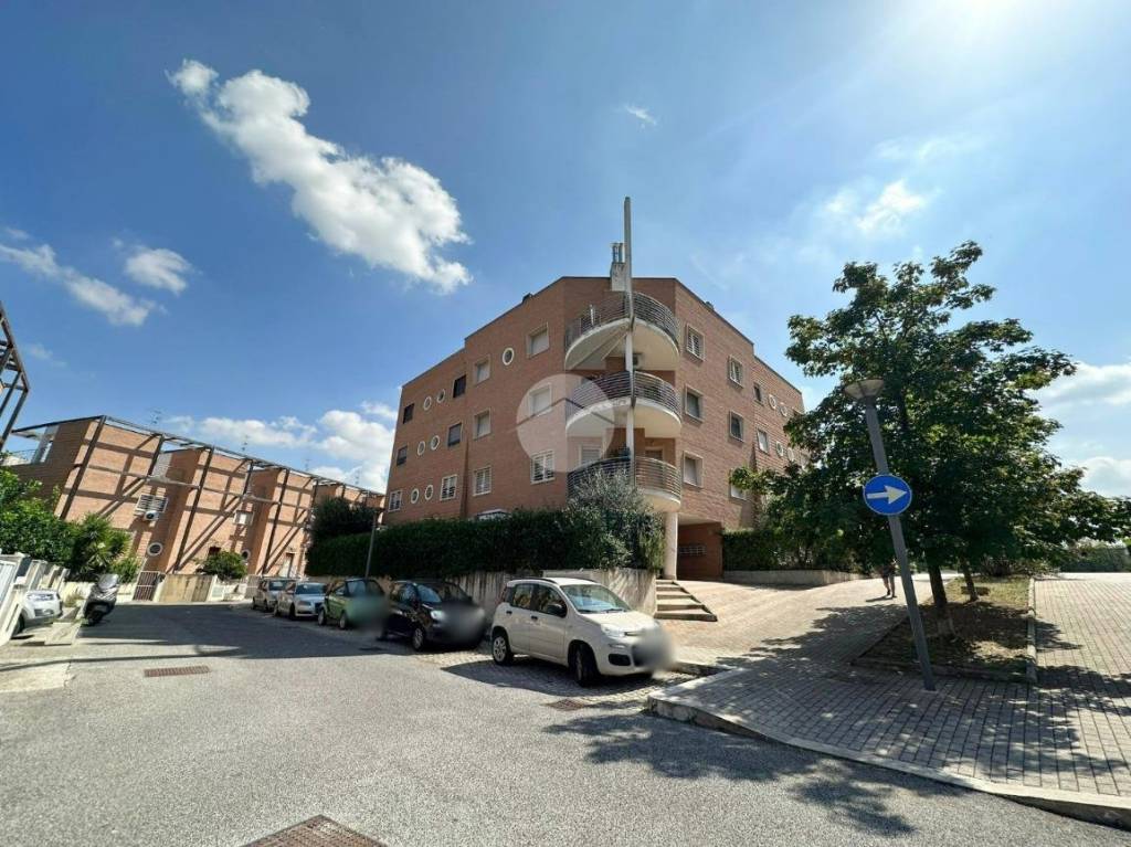 Appartamento in vendita a Roma via Don Tonino Bello