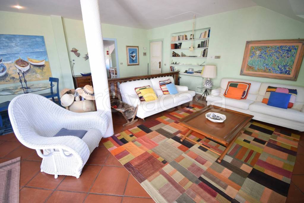Appartamento in vendita a Diano Castello via Villa Contessa
