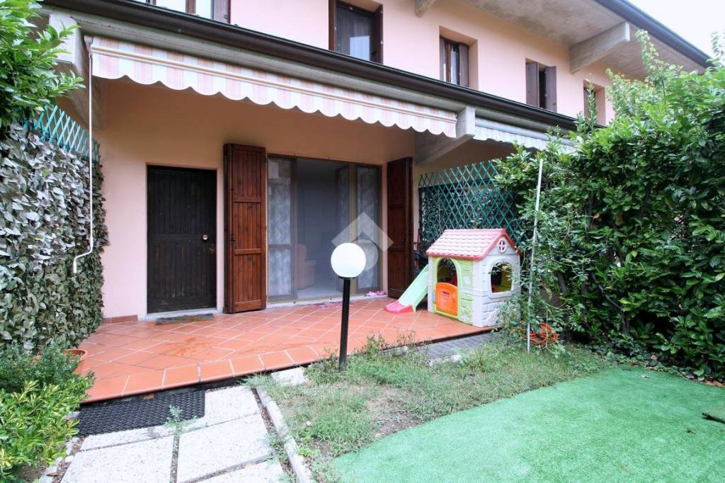 Villa a Schiera in vendita a Traversetolo via Fantini