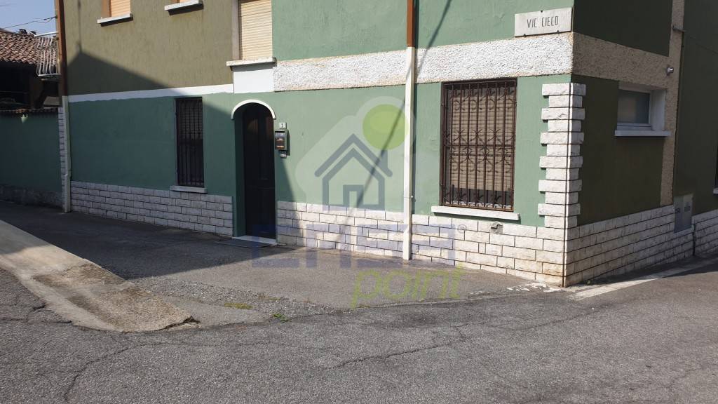 Casa Indipendente in vendita a Seniga via Spalto Sera