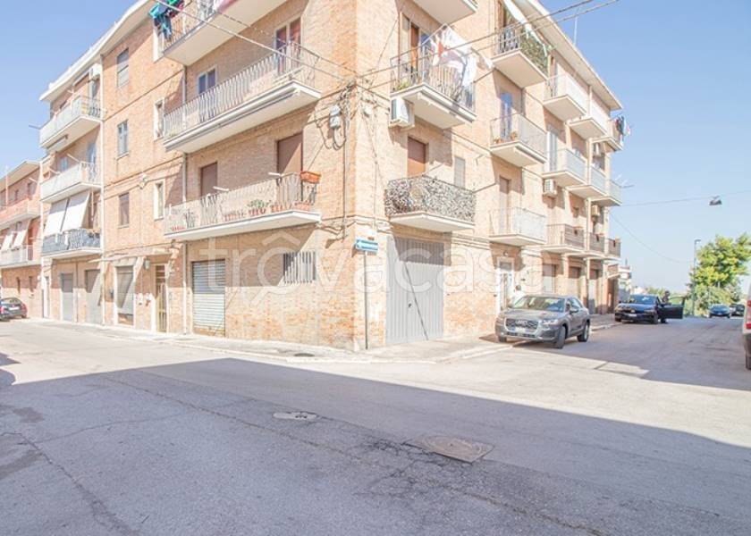 Appartamento in vendita a Lucera via Pasquale Follieri, 41