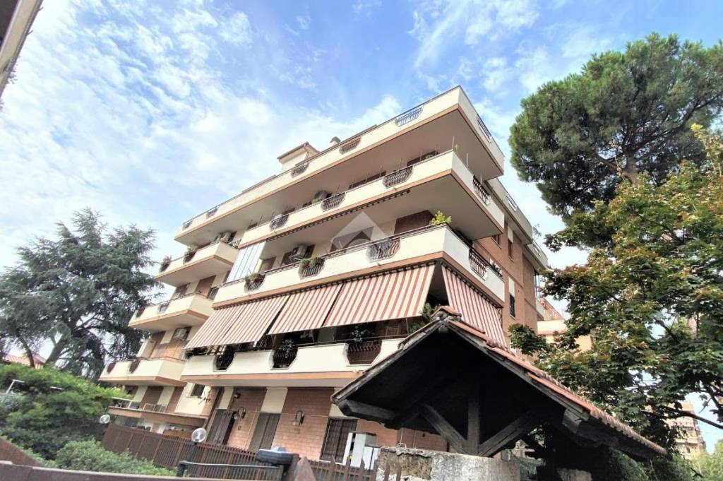 Appartamento in vendita a Guidonia Montecelio monte grappa, 18