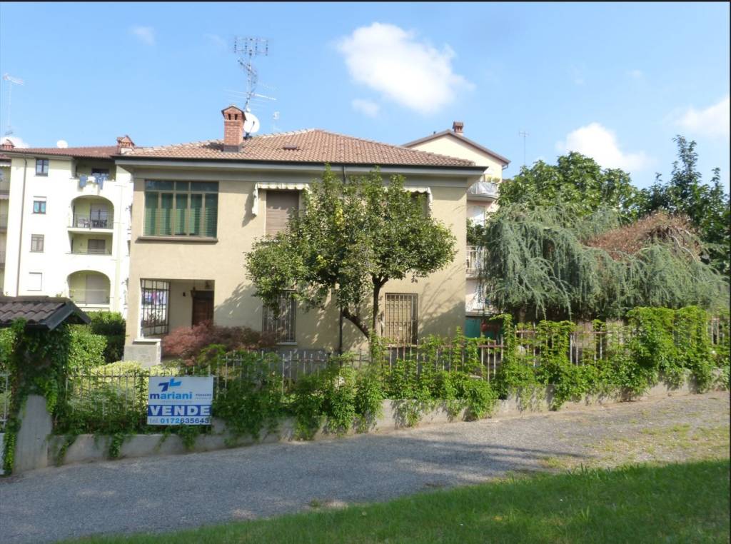 Villa Bifamiliare in vendita a Fossano via Argentera