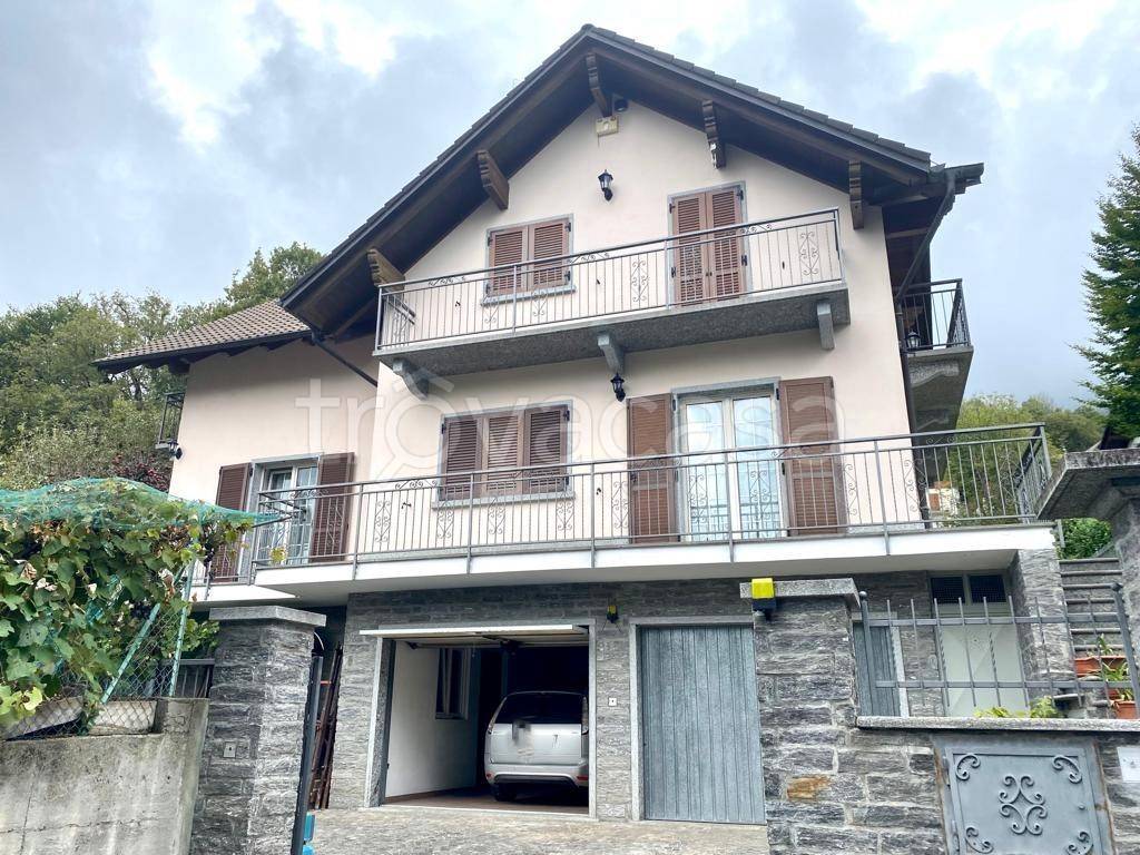 Villa in vendita a Toceno via Craveggia, 35