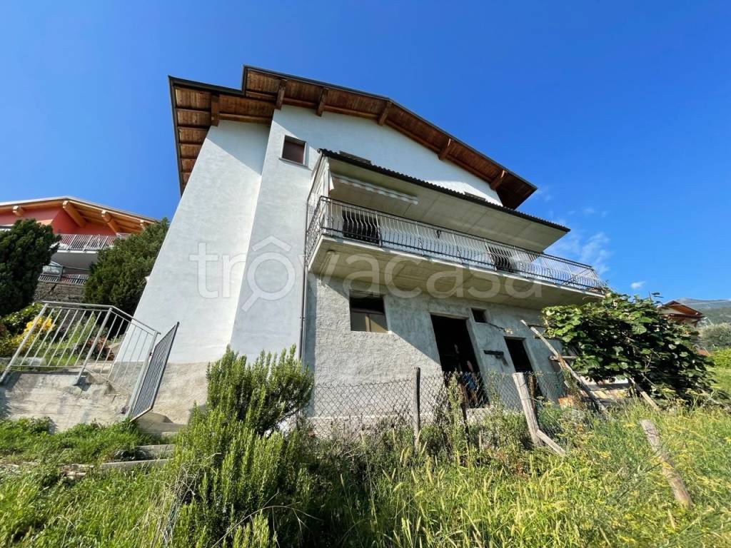 Casa Indipendente in vendita a Buglio in Monte via Gorizia